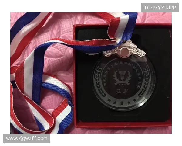 姆伯莫社媒发声为球队自豪斗志拼劲铸就赛场荣光与团结信念冲击胜利