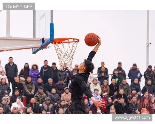 单手劈扣点燃赛场杨易轩砍下20分领衔国青U18力克广厦男篮